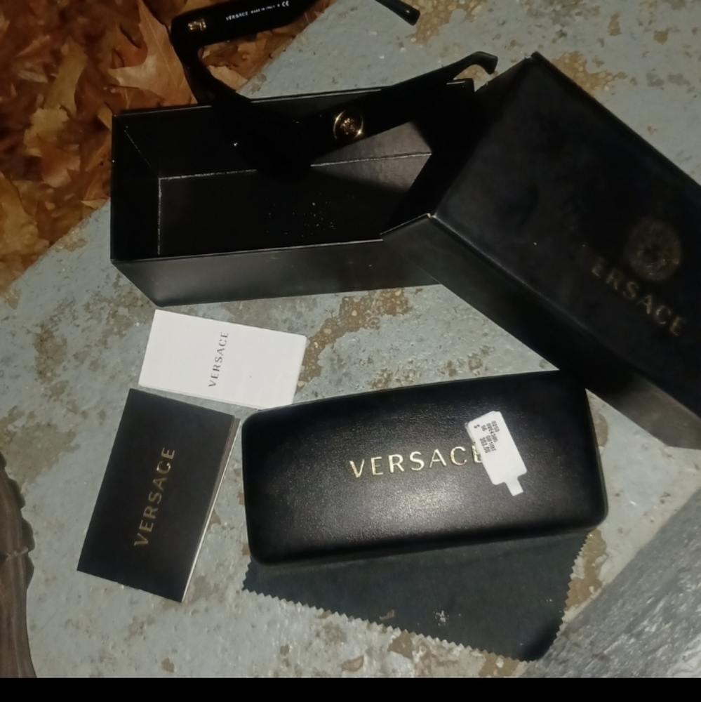 ☆VERSACE SUNGLASSES ☆ - Picture 4 of 6